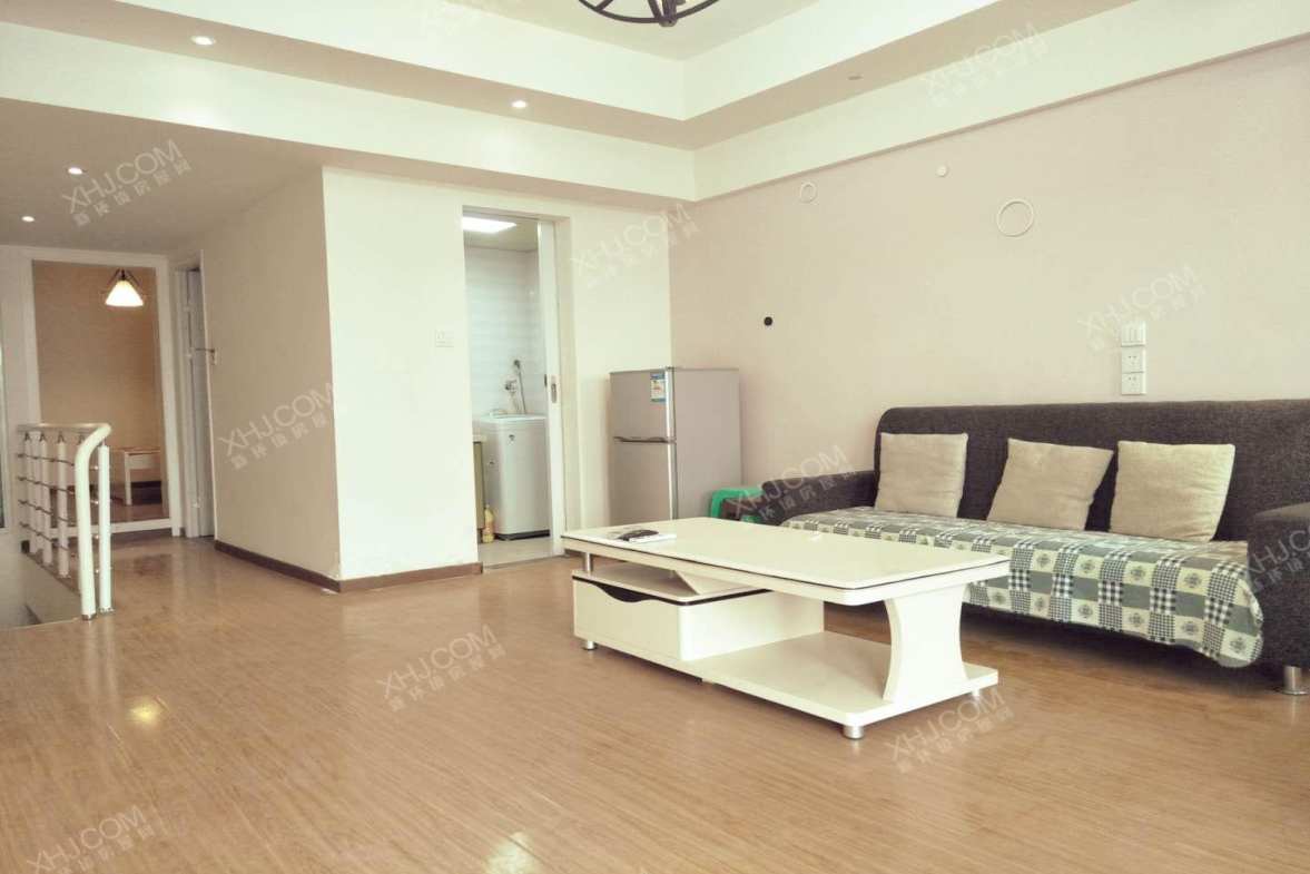 汇锦广场  1室1厅1卫    2200.0元/月室内图1