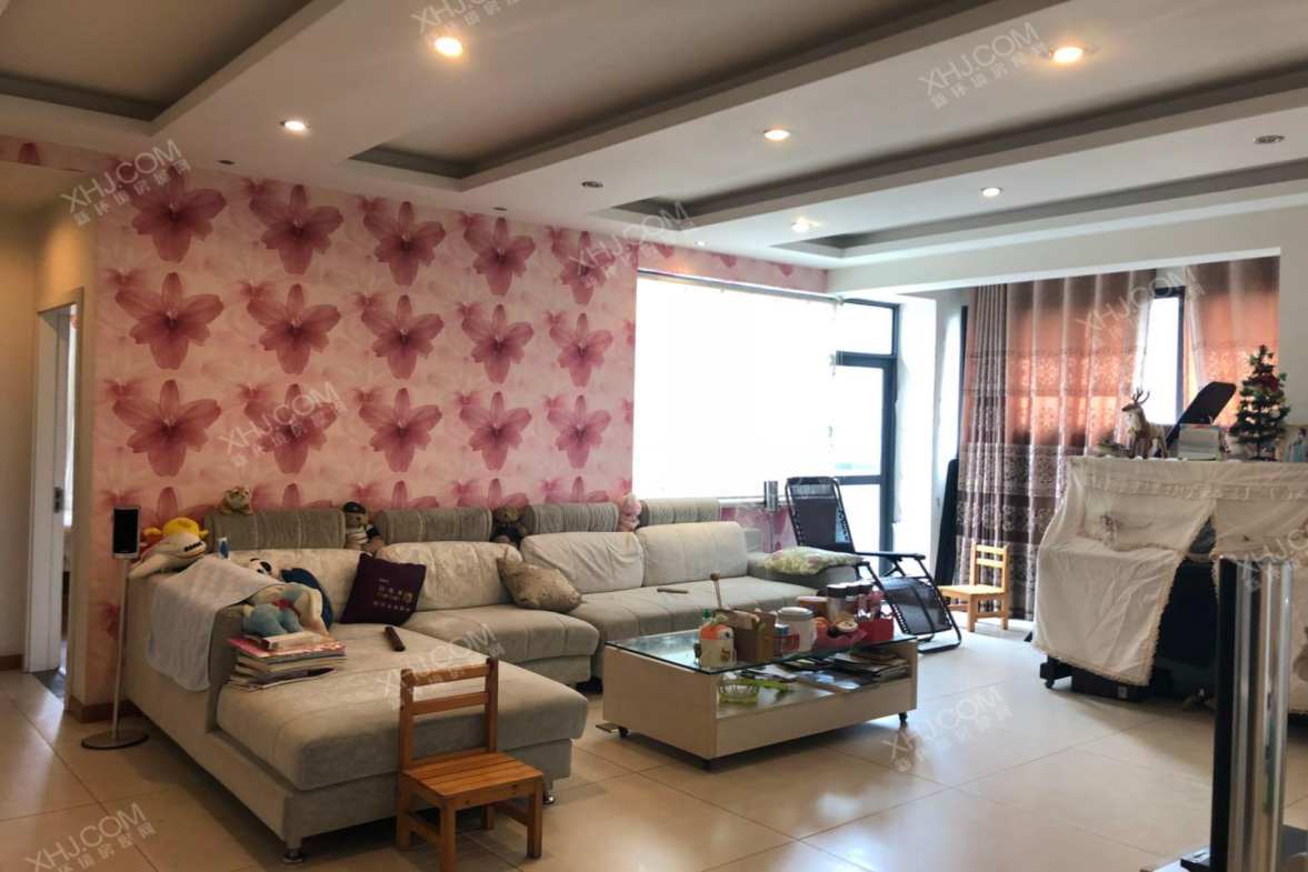 中大君悦金沙一期  3室2厅2卫    381.0万客厅