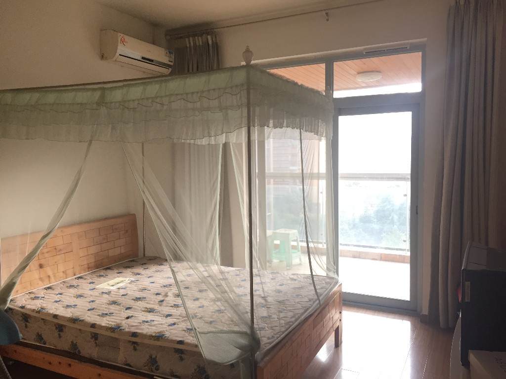 橙花风景  2室1厅1卫    2400.0元/月室内图