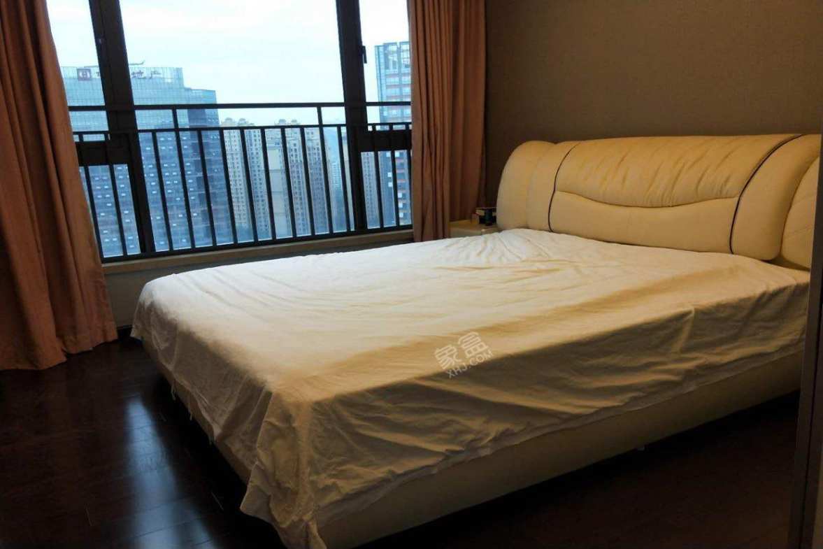 誉峰二期 4室2厅2卫 12000.0元/月 誉峰二期 4室2厅2卫 12000.0元/月室内图