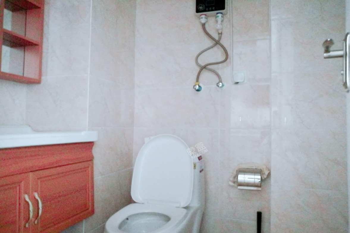 一品CG  1室1厅1卫   1800.00元/月室内图