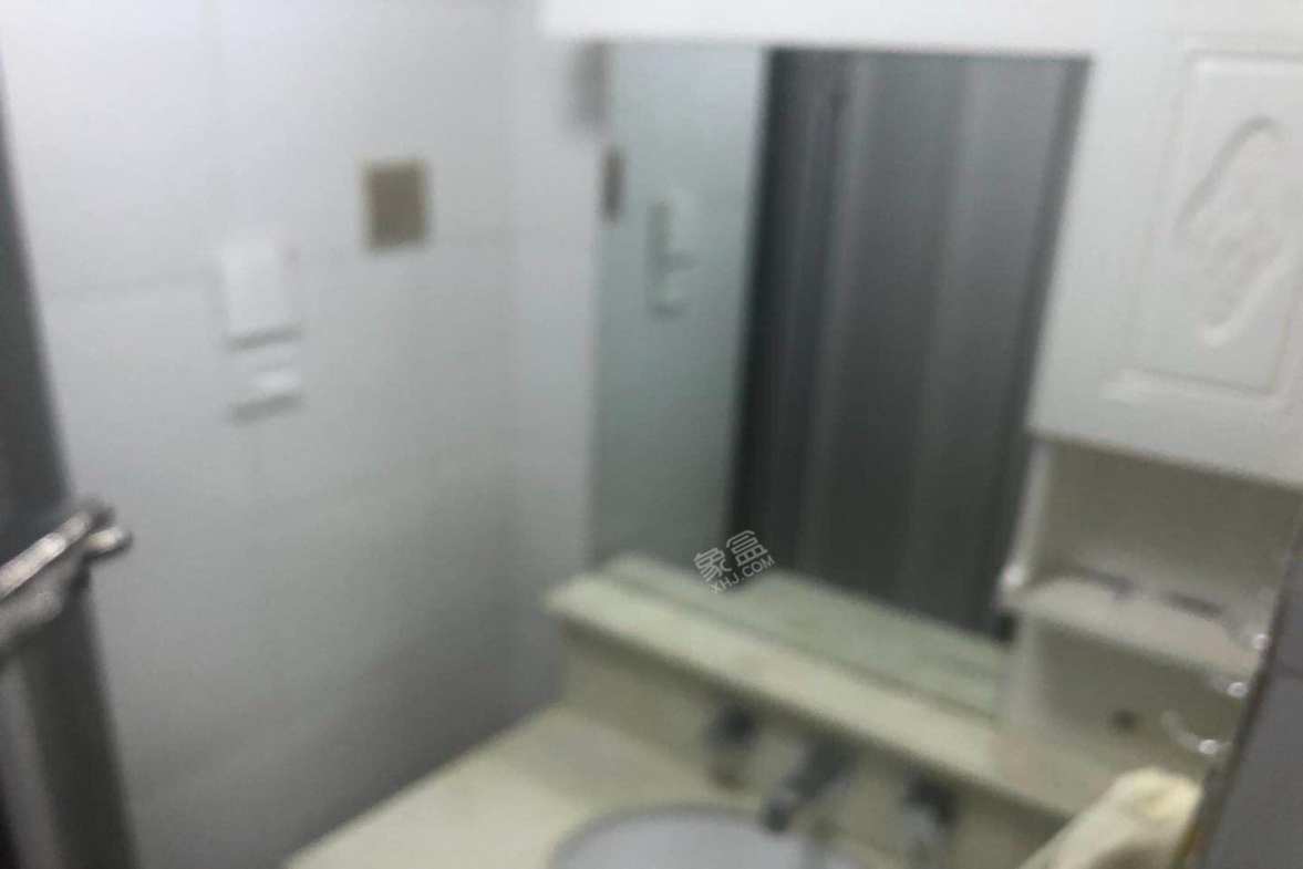 南湖春天  1室1厅1卫    1300.0元/月室内图