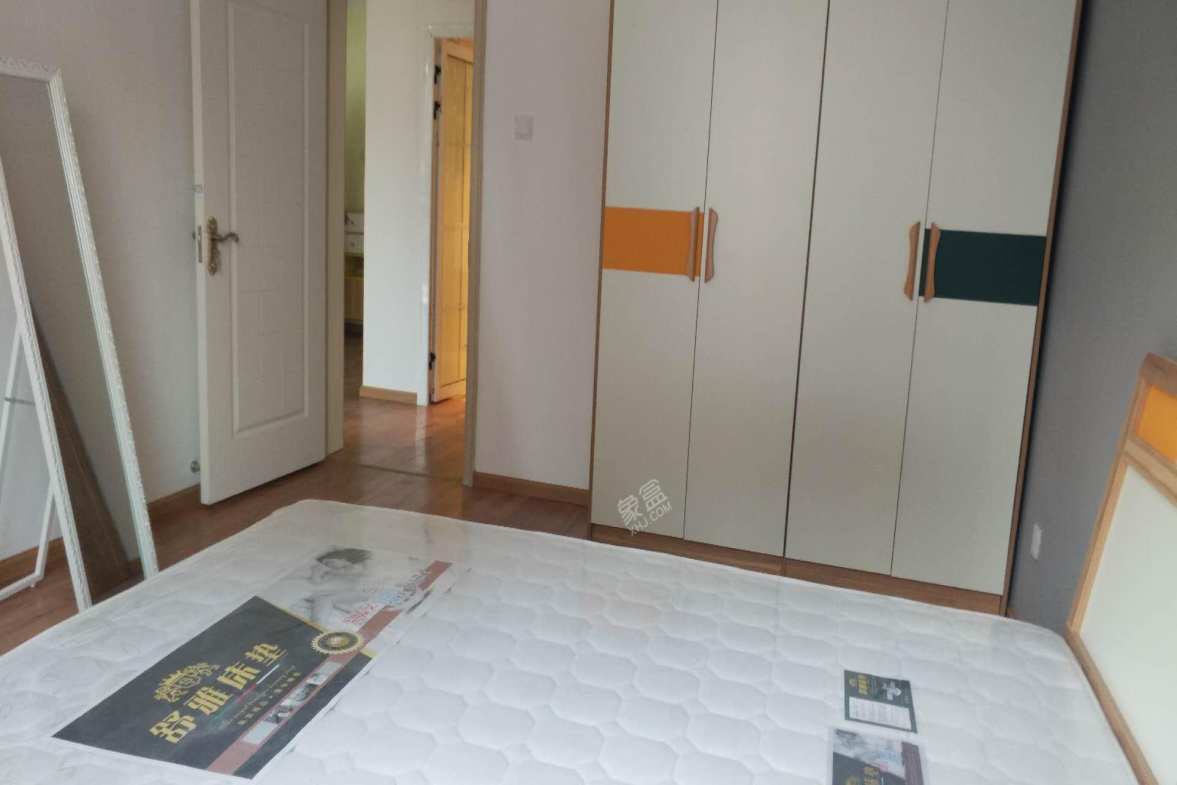 馨光嘉苑  2室1厅1卫    2200.0元/月室内图