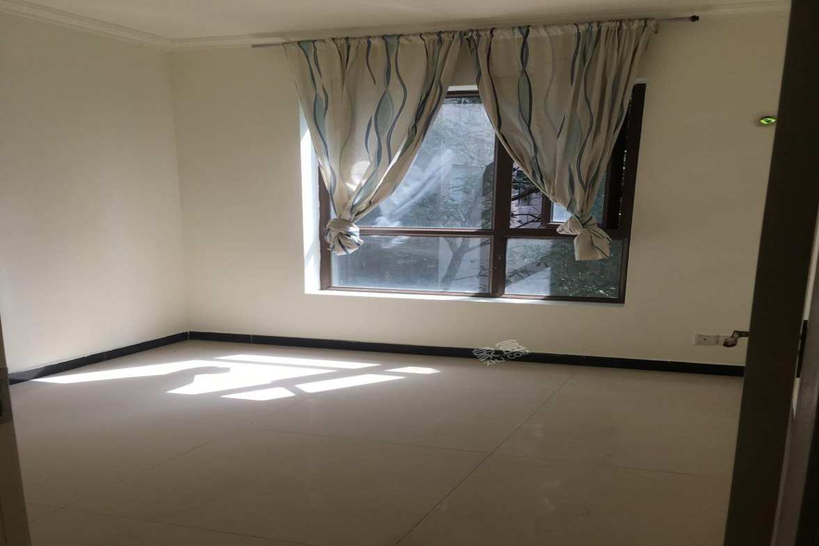 天府豪庭  3室1厅1卫    3500.0元/月 天府豪庭  3室1厅1卫    3500.0元/月室内图