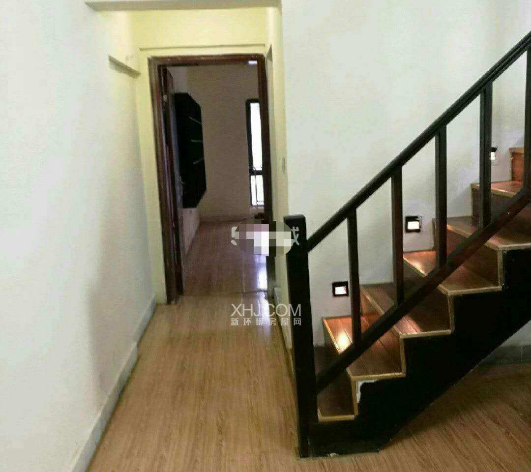 中天会展城SOHO公寓  2室1厅1卫    85.0万 中天会展城SOHO公寓  2室1厅1卫    85.0万客厅