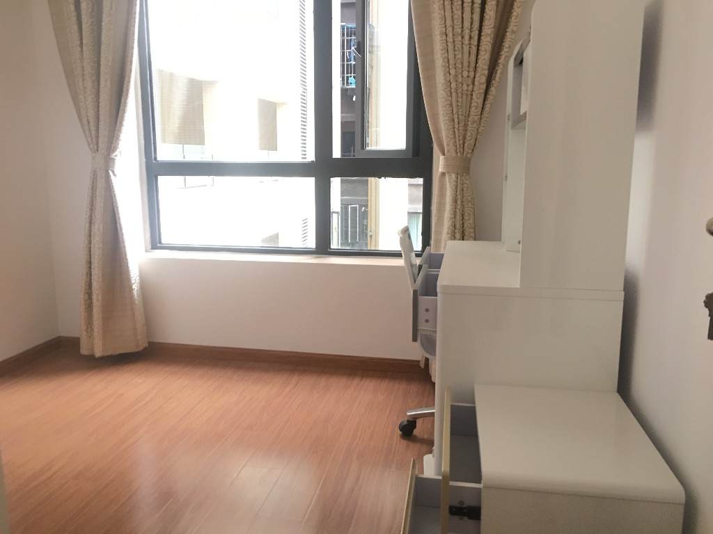 华润凤凰城三期  3室2厅2卫    4500.0元/月 华润凤凰城三期  3室2厅2卫    4500.0元/月室内图