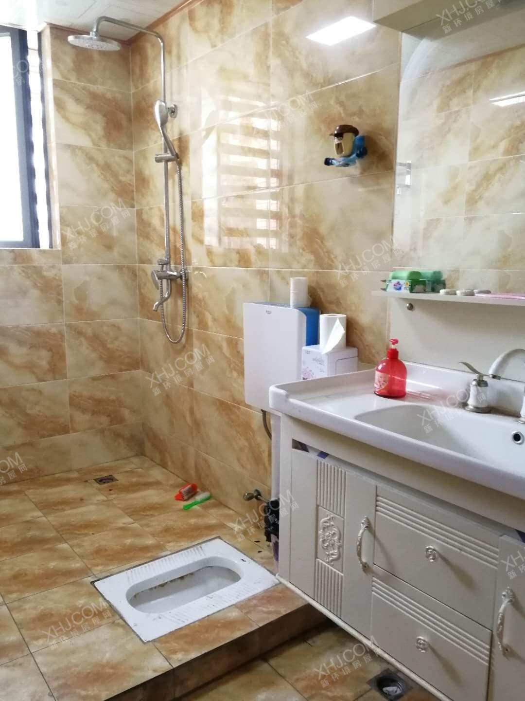 航天城上城  4室2厅1卫    6000.0元/月室内图