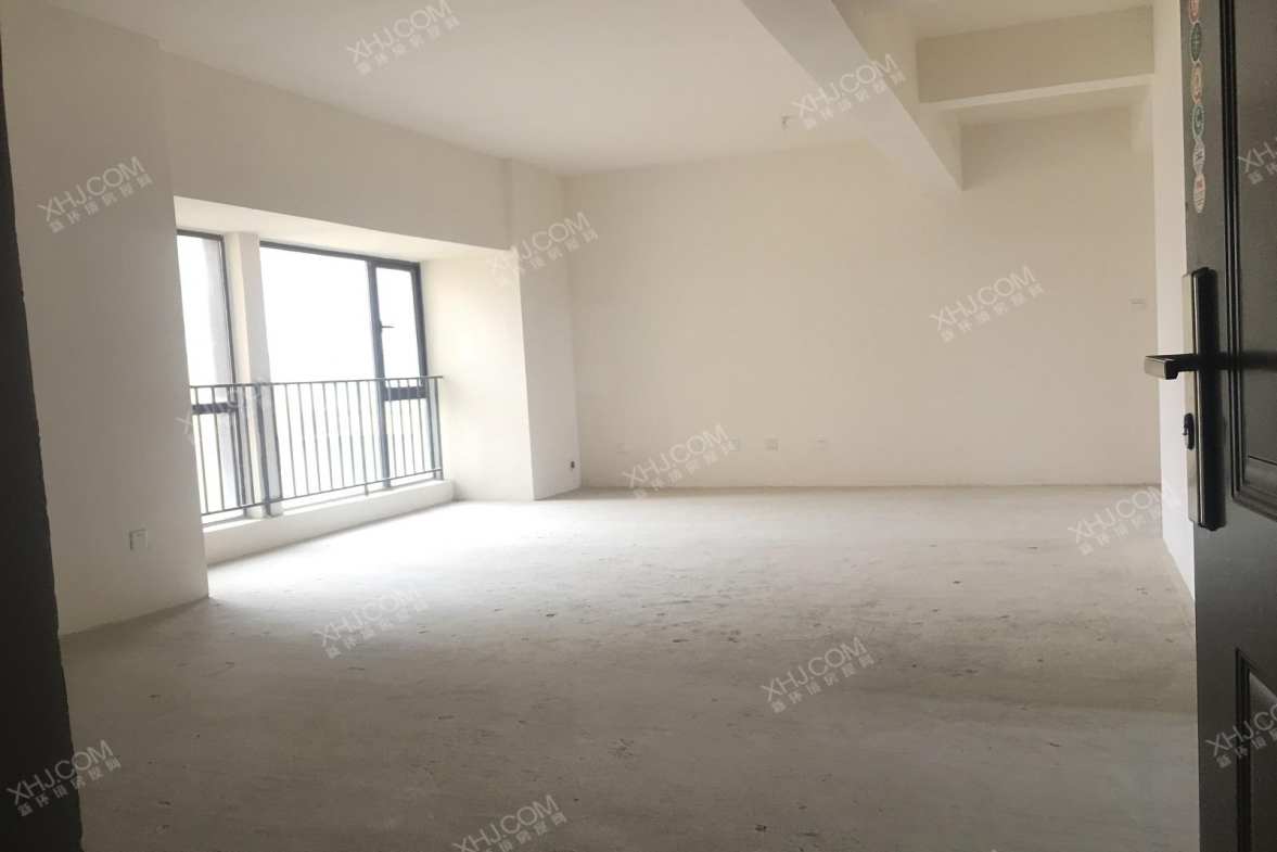 保利百合花园  4室2厅2卫    425.0万客厅