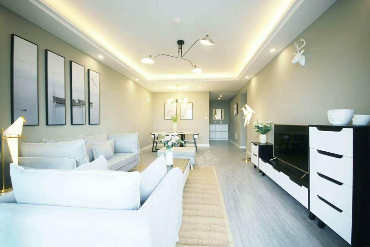 龙湖世纪峰景  3室2厅1卫    9000.0元/月 龙湖世纪峰景  3室2厅1卫    9000.0元/月室内图