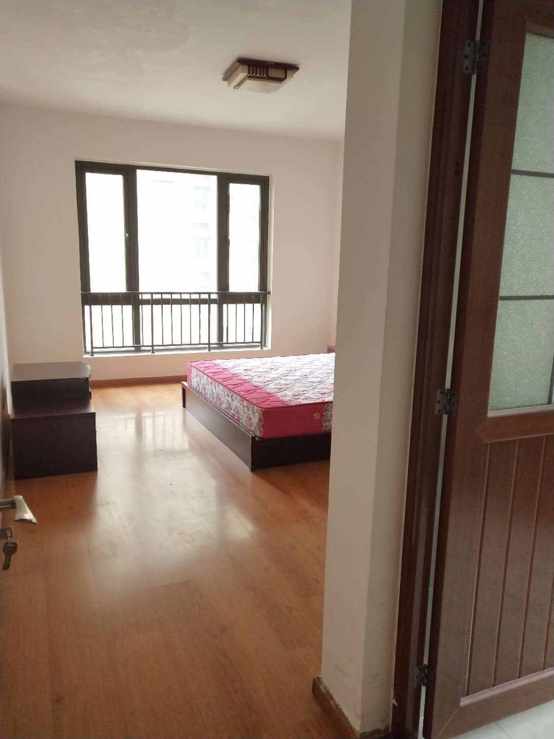 南湖国际3期  4室2厅2卫    2400.0元/月 南湖国际3期  4室2厅2卫    2400.0元/月室内图