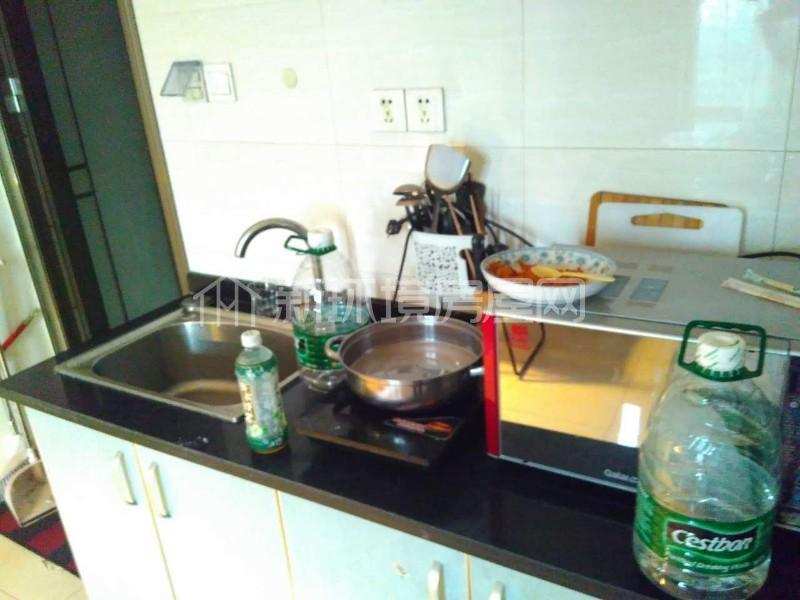 置信玉园清水湾  1室0厅1卫    33.0万客厅