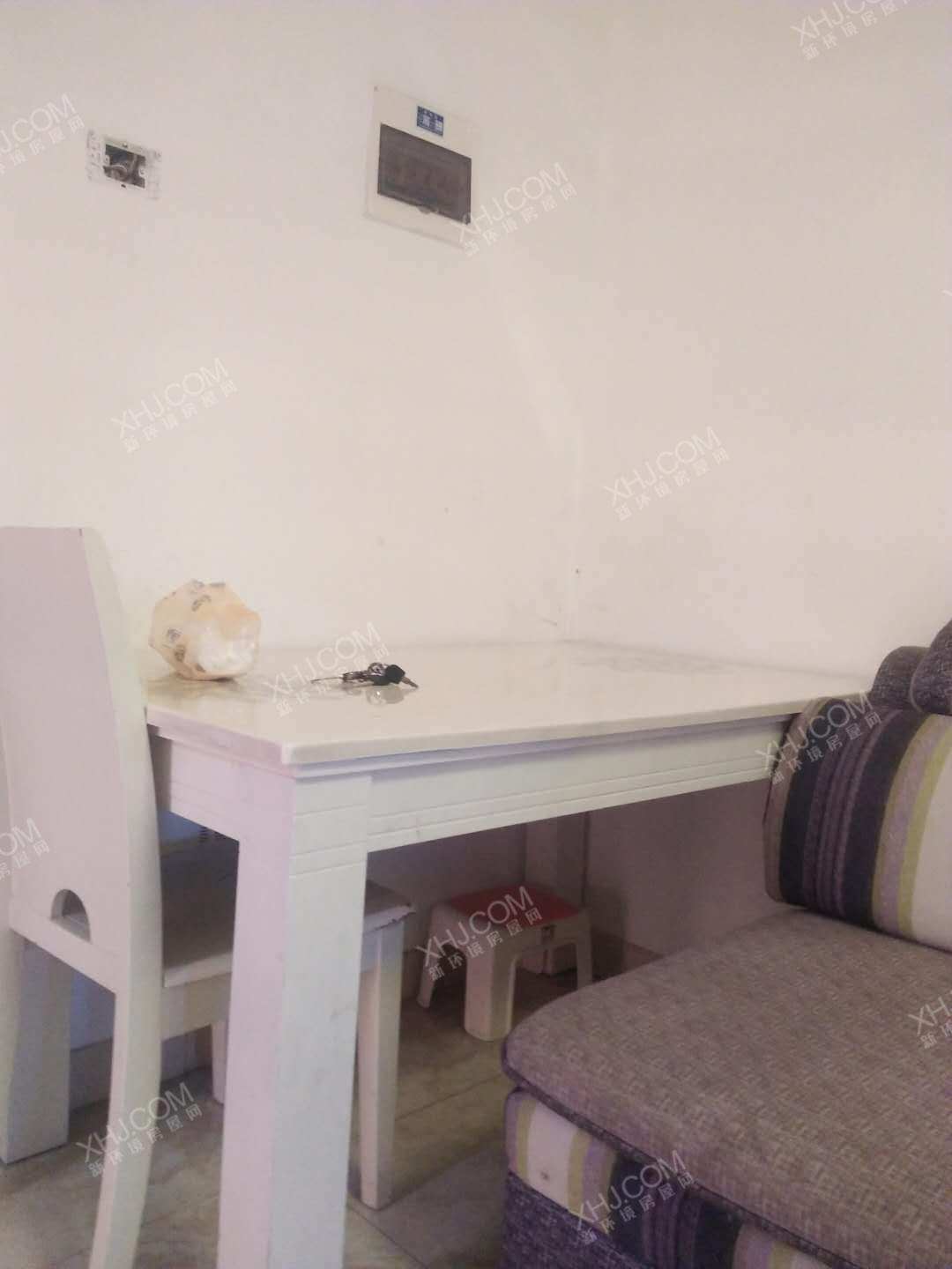 戛纳滨江  2室1厅1卫    1800.0元/月室内图