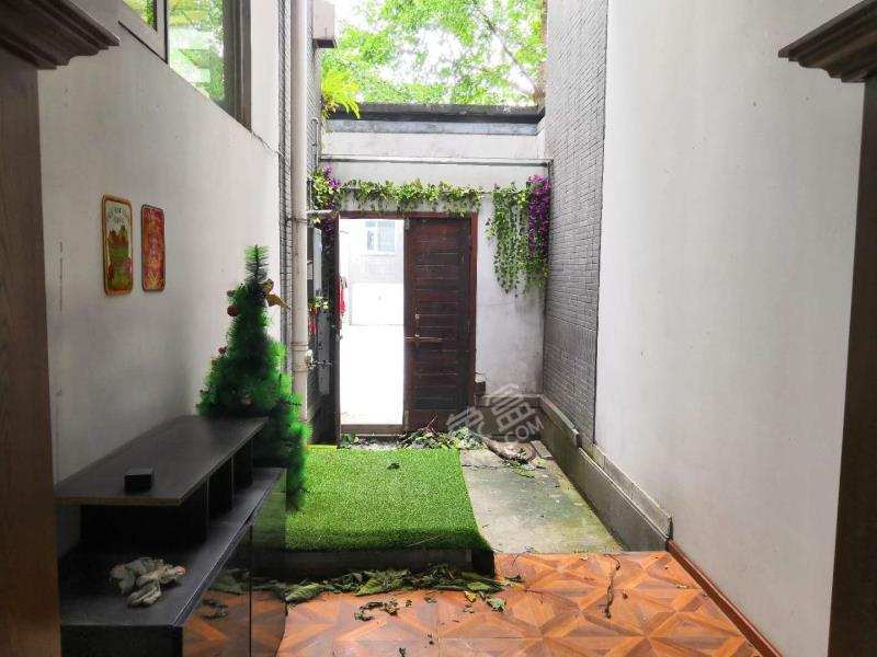 三利宅院白云渡  4室3厅5卫    10000.0元/月 三利宅院白云渡  4室3厅5卫    10000.0元/月室内图