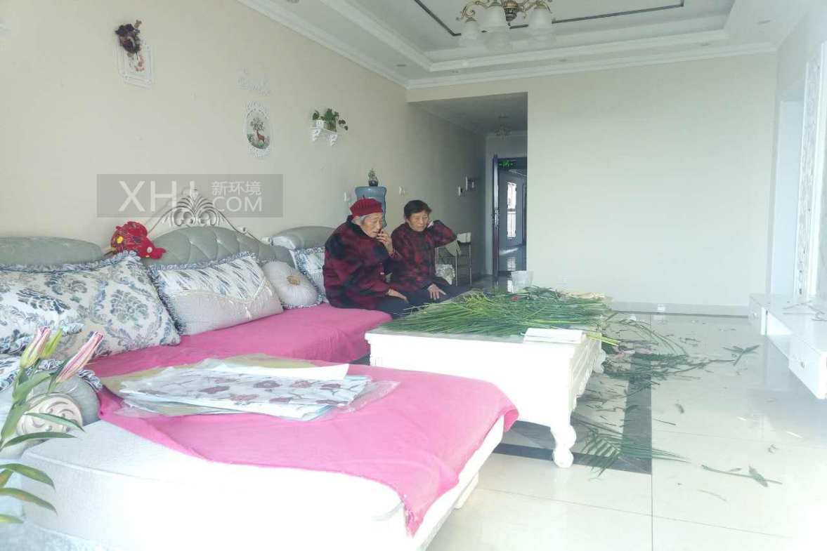 南湖春天  2室2厅1卫    1800.0元/月室内图