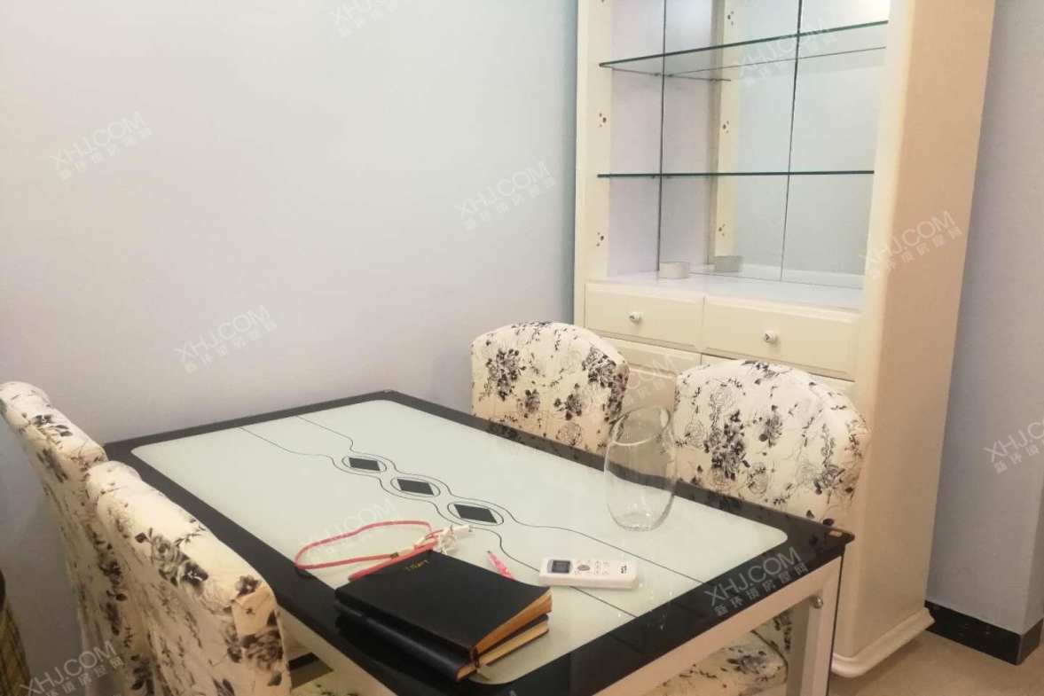 保利星座 1室1厅1卫 2300.0元/月 保利星座 1室1厅1卫 2300.0元/月室内图