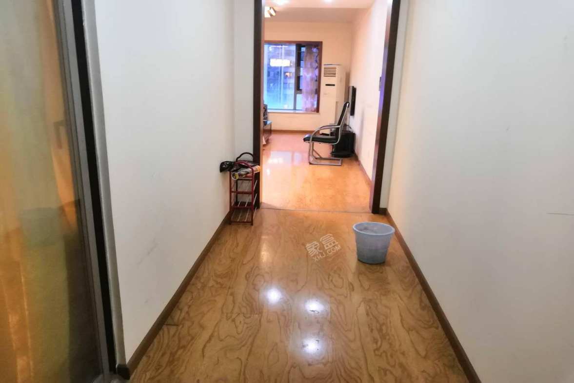 中海兰庭  4室1厅1卫    4100.0元/月室内图