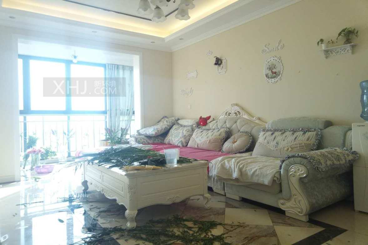 南湖春天  2室2厅1卫    1800.0元/月室内图1