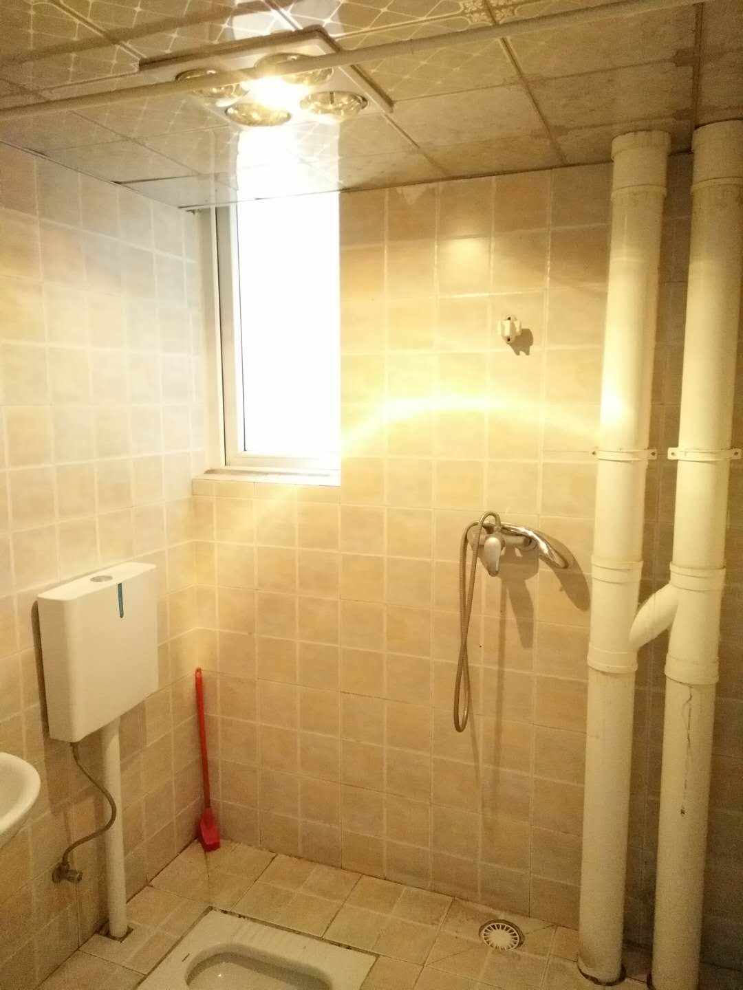 馨光华庭  1室1厅1卫    1550.0元/月室内图