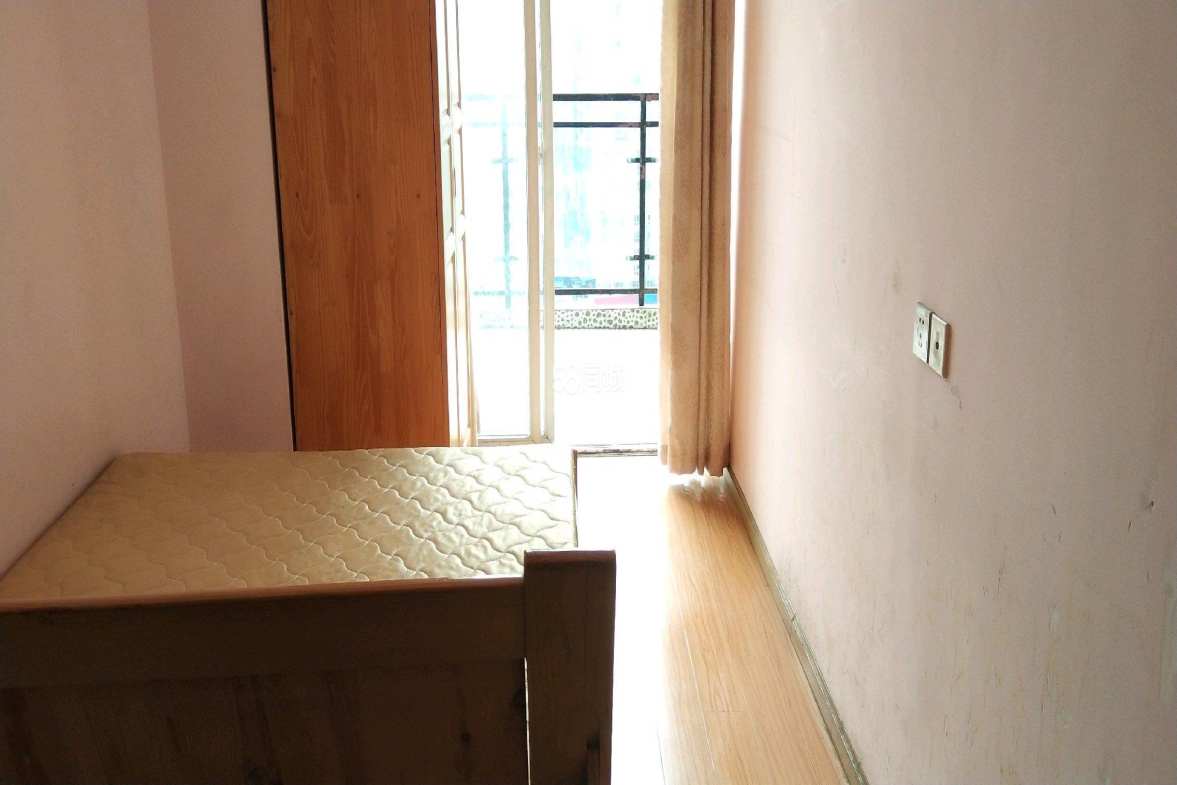 元益花园  2室1厅1卫    2400.0元/月 元益花园  2室1厅1卫    2400.0元/月室内图