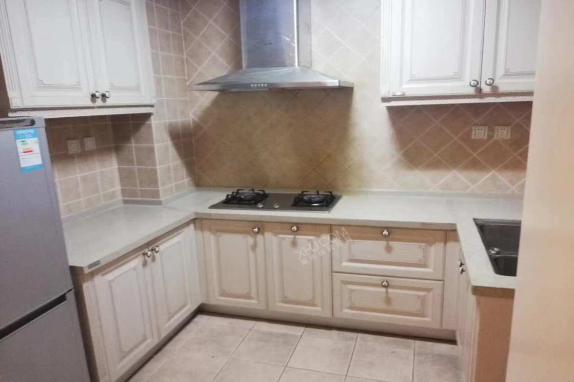 中海兰庭  3室2厅1卫    3600.0元/月 中海兰庭  3室2厅1卫    3600.0元/月室内图