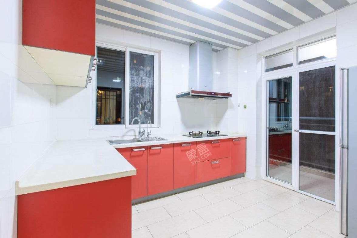 碧华邻  4室2厅1卫    6500.0元/月室内图