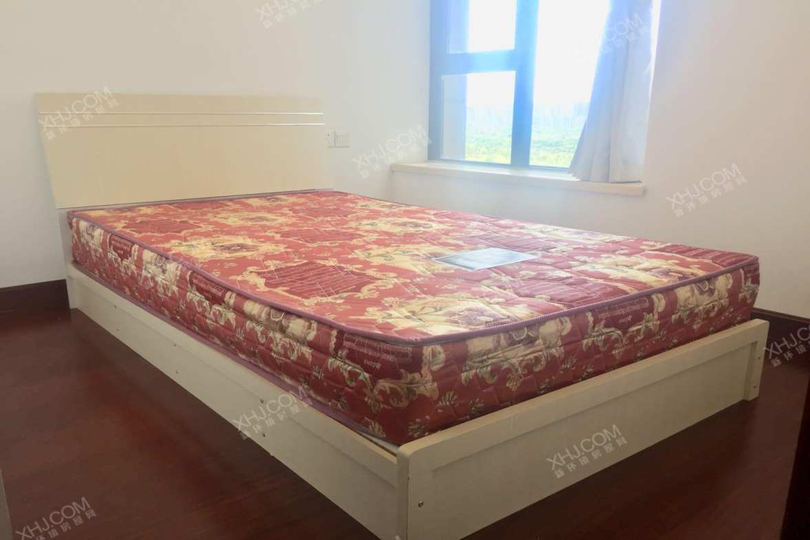 世龙广场  3室1厅1卫    3800.0元/月 世龙广场  3室1厅1卫    3800.0元/月室内图