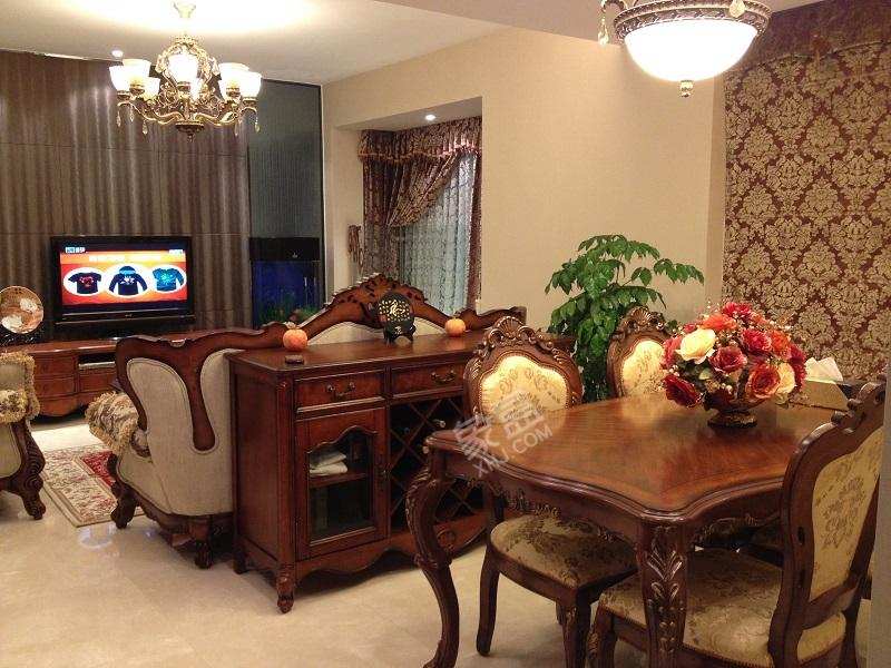 凯旋天际湾  2室1厅1卫    220.0万客厅