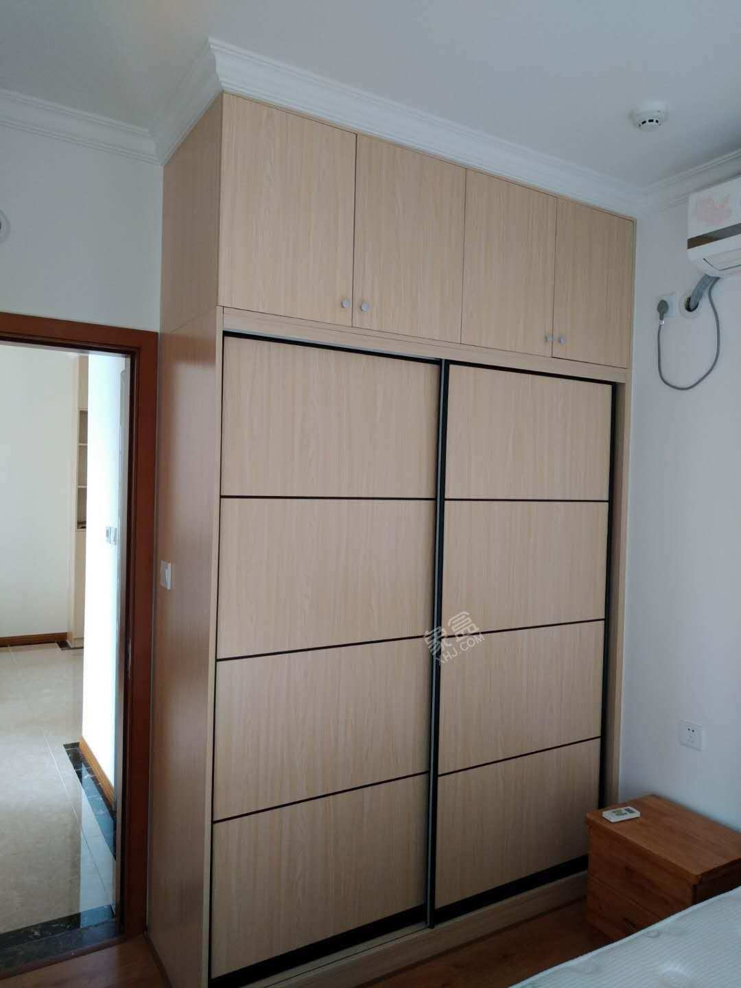 世龙广场  2室1厅1卫    3500.0元/月 世龙广场  2室1厅1卫    3500.0元/月室内图