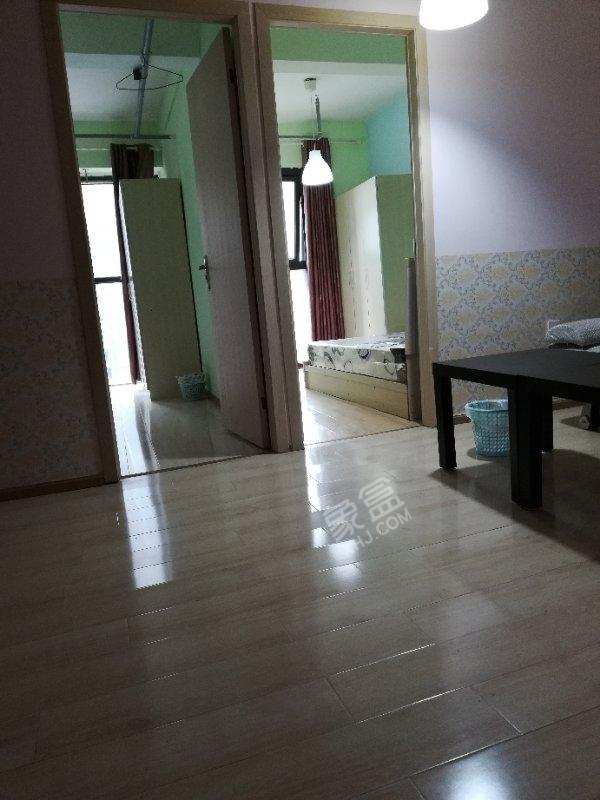 智地哥谭LOFT公寓  2室1厅1卫    2400.0元/月室内图