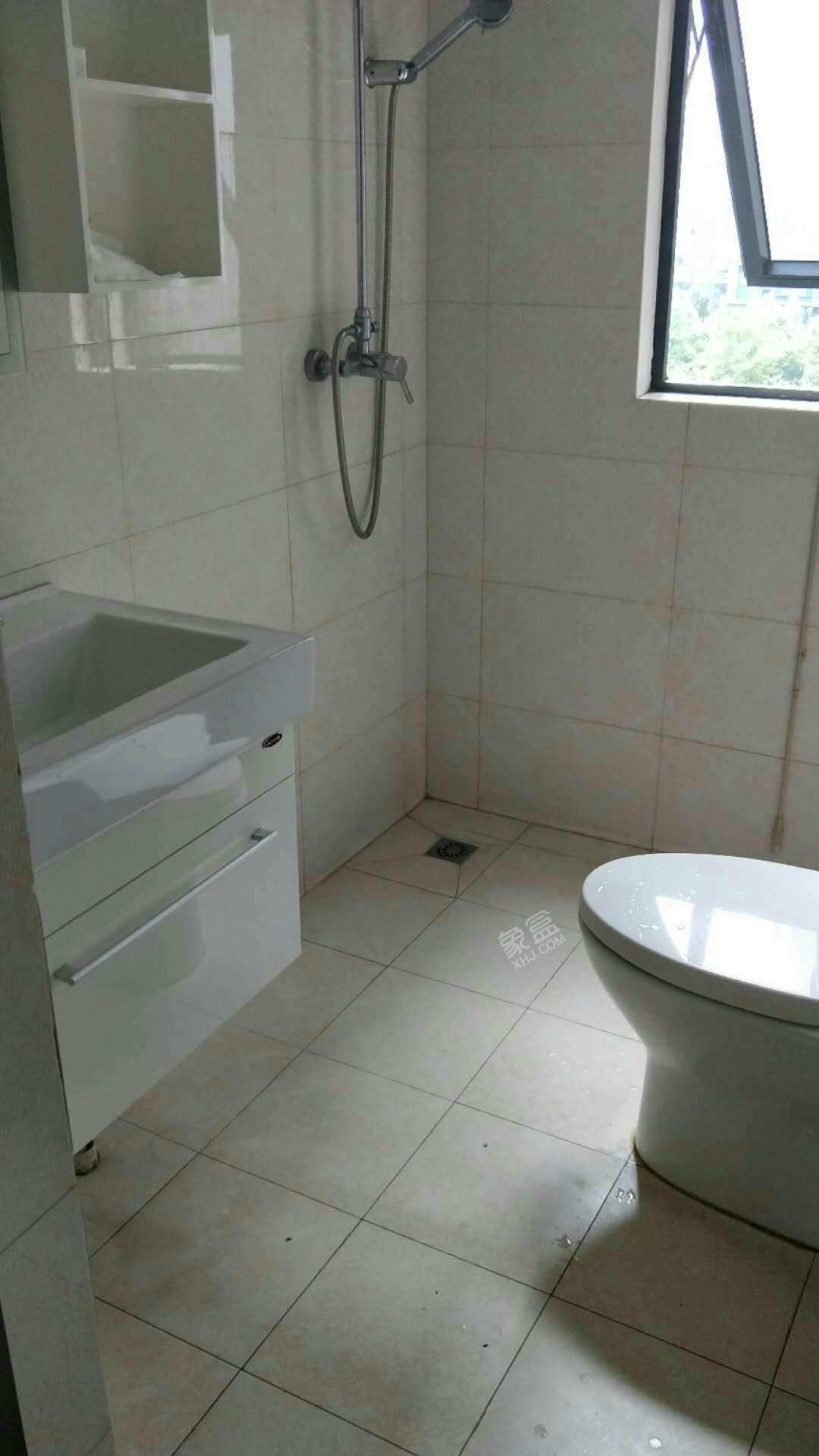 美年广场美岸  3室2厅1卫    3800.0元/月 美年广场美岸  3室2厅1卫    3800.0元/月室内图