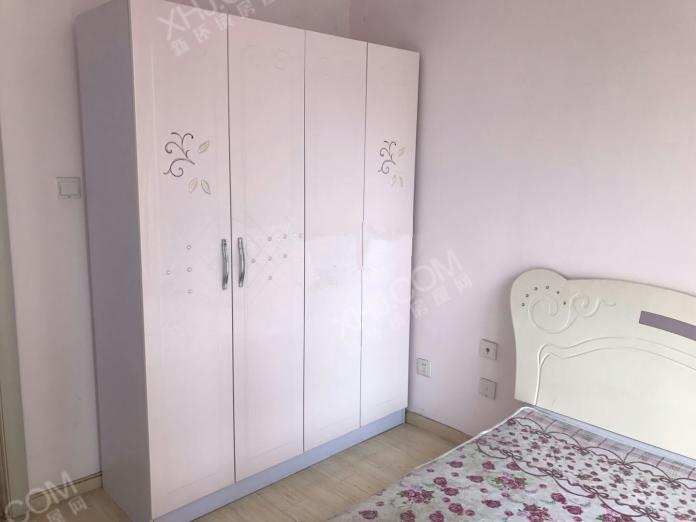 馨光华庭  1室1厅1卫    1500.0元/月 馨光华庭  1室1厅1卫    1500.0元/月室内图