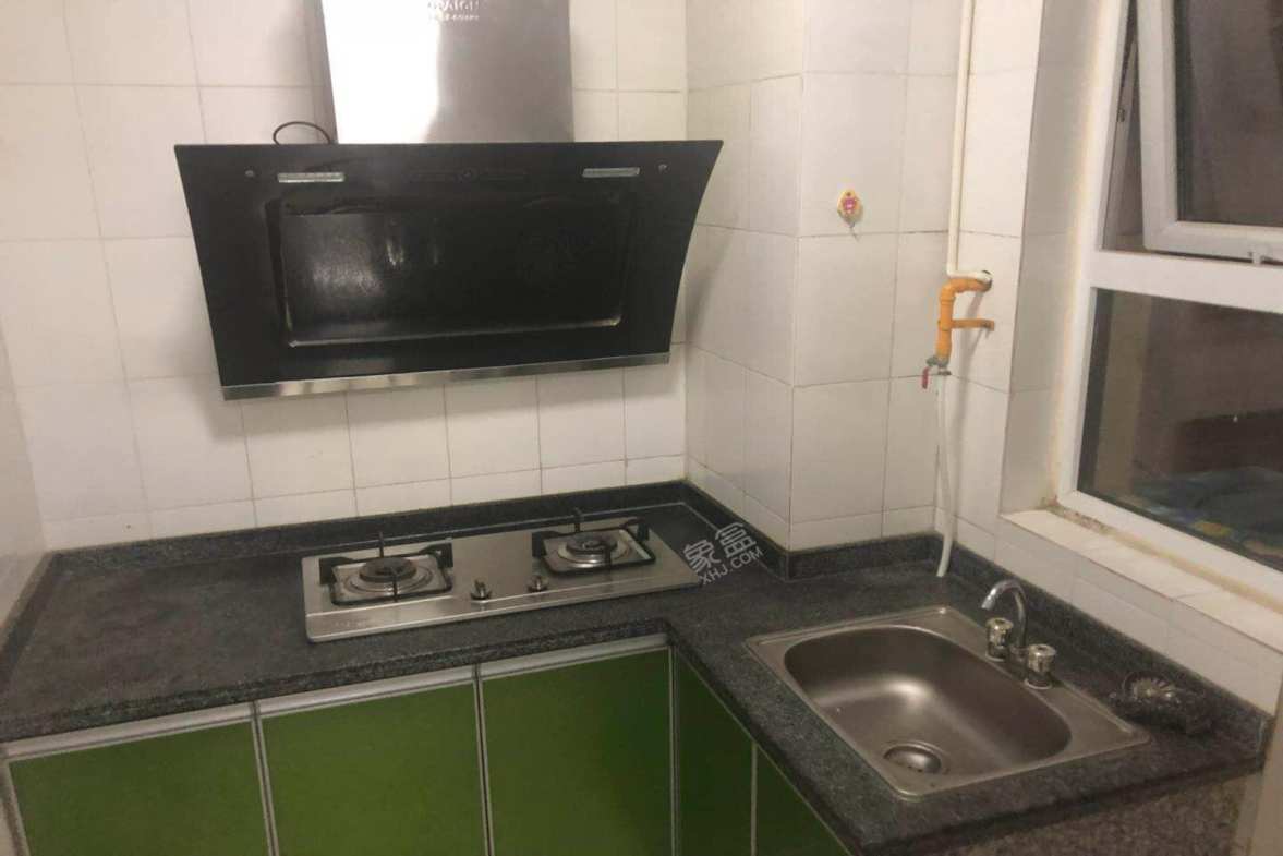 南湖春天  1室1厅1卫    1300.0元/月室内图