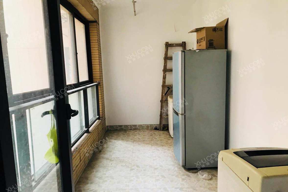 保利心语花园二期  3室2厅2卫    318.0万客厅