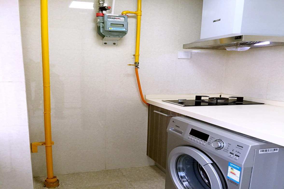 汇锦广场  1室1厅1卫    2200.0元/月 汇锦广场  1室1厅1卫    2200.0元/月室内图