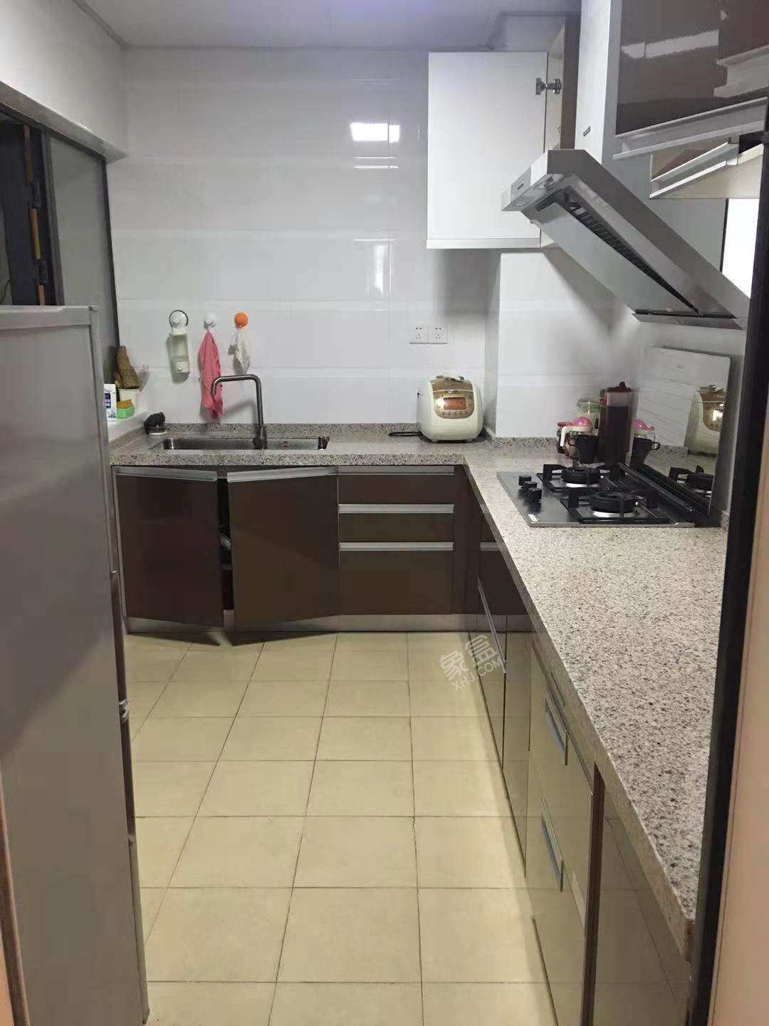 汇锦城A区  3室2厅2卫    6500.0元/月室内图