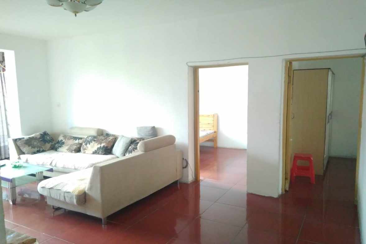 中鹏花园A区  2室2厅1卫    1300.0元/月 中鹏花园A区  2室2厅1卫    1300.0元/月室内图