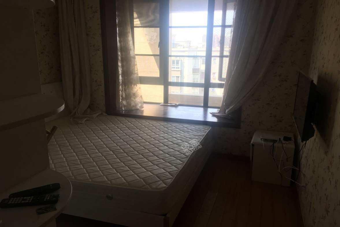 南湖国际6期  3室2厅2卫    2300.0元/月室内图