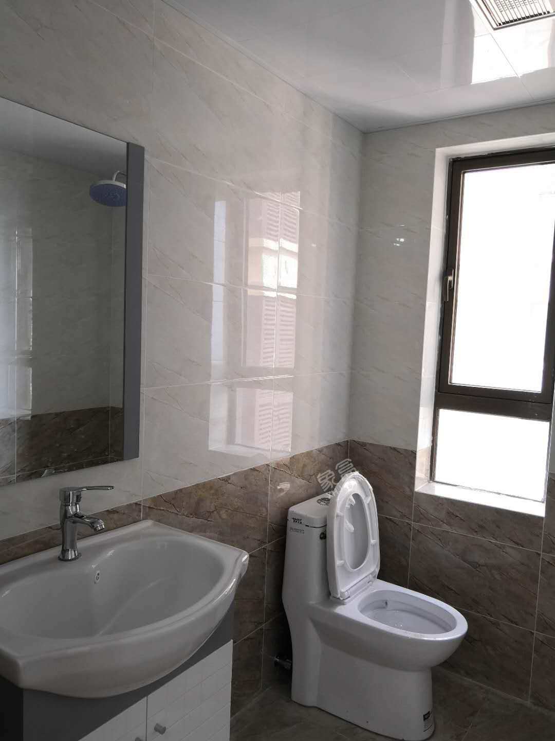 中洲锦城湖岸  3室1厅1卫    4700.0元/月 中洲锦城湖岸  3室1厅1卫    4700.0元/月室内图