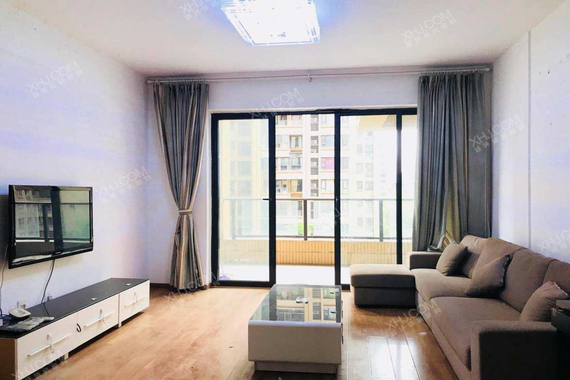 保利心语花园二期  3室2厅2卫    318.0万客厅