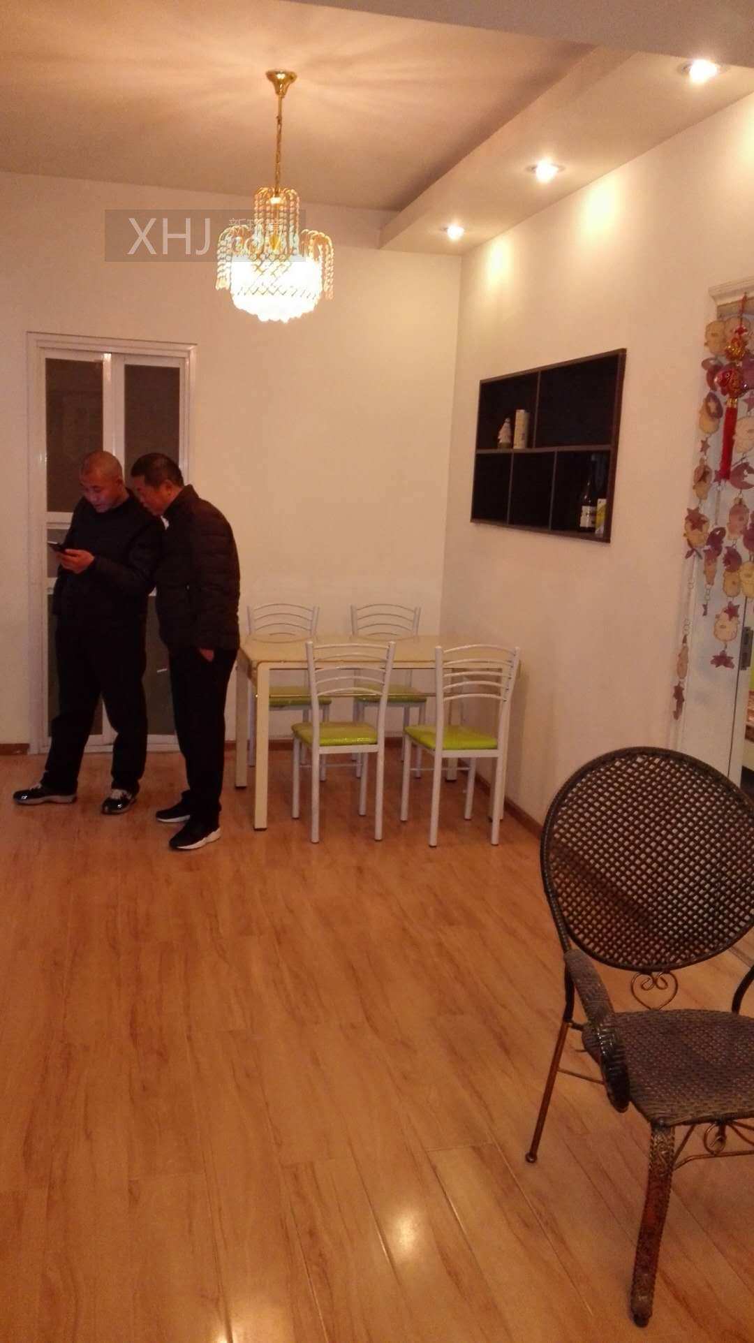 橙花风景  2室2厅1卫    2500.0元/月室内图