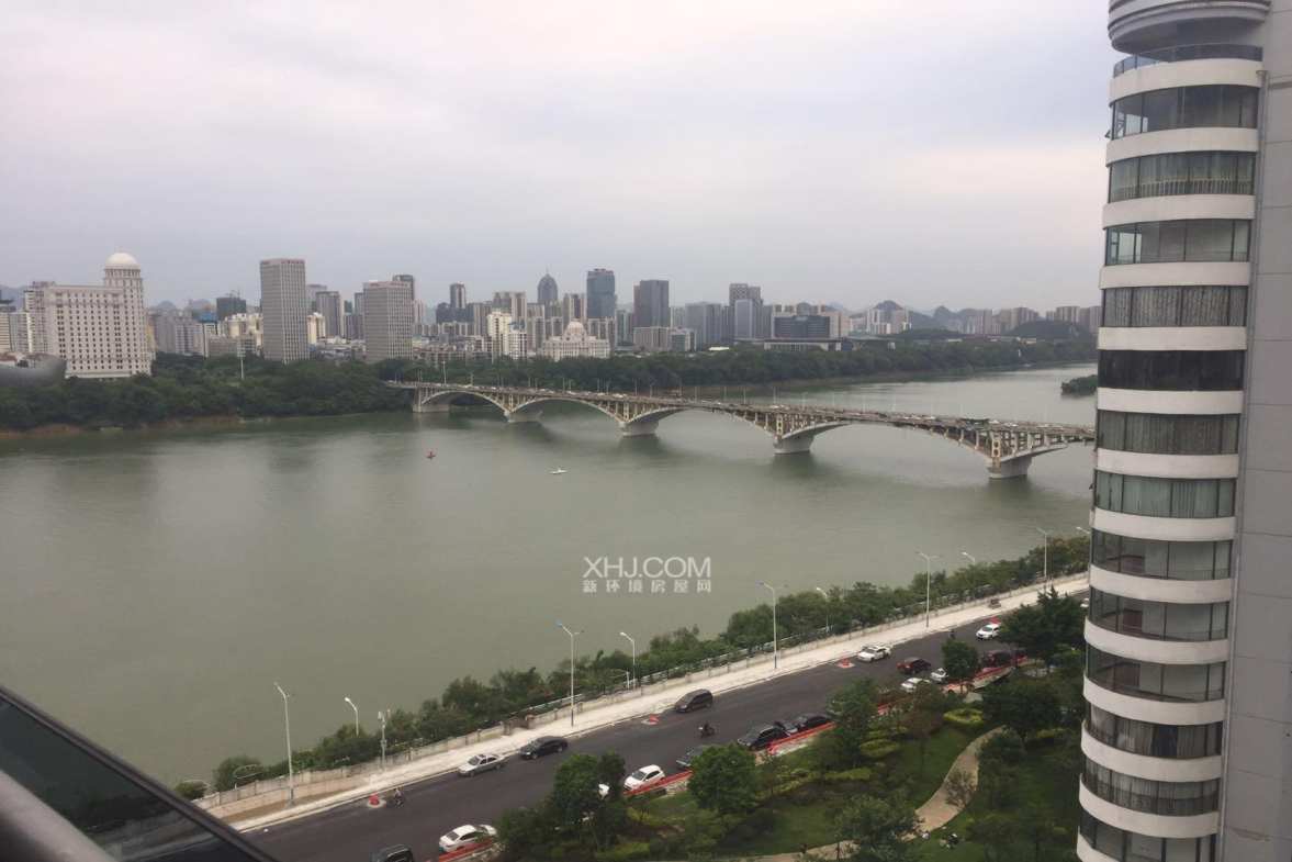 保利大江郡  5室2厅3卫   390.00万室内图1