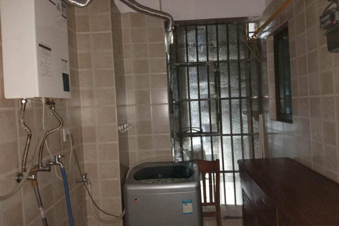 天府豪庭  3室2厅1卫    3700.0元/月室内图