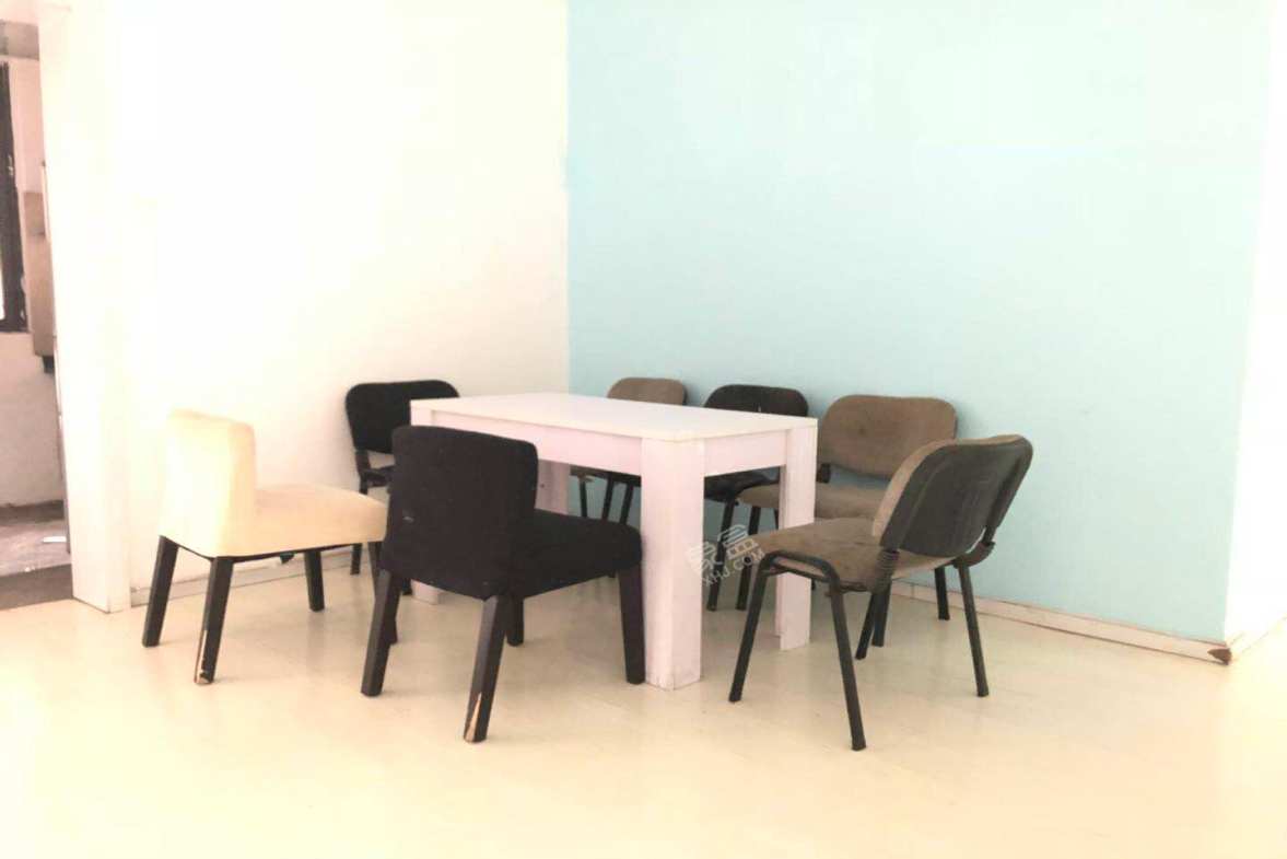 保利心语花园二期 4室1厅2卫 3900.0元/月 保利心语花园二期 4室1厅2卫 3900.0元/月室内图