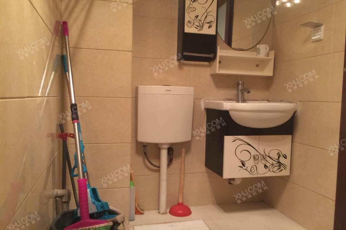 左右小区  2室1厅1卫    2150.0元/月 左右小区  2室1厅1卫    2150.0元/月室内图