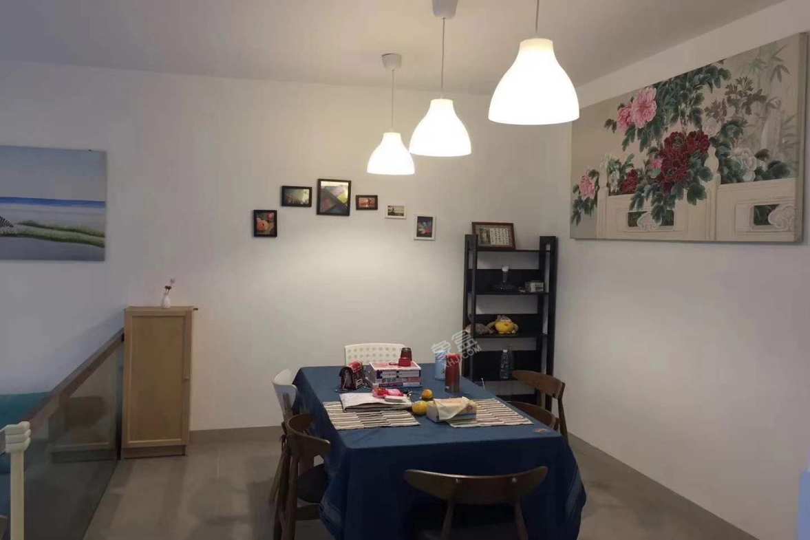 南湖左岸如果  2室2厅1卫    165.0万客厅