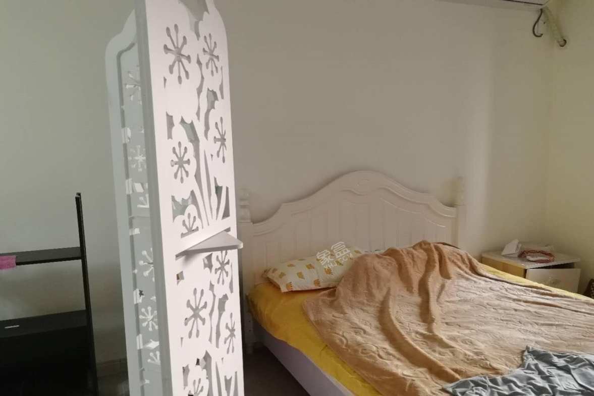 南湖锦苑 1室1厅1卫 1200.0元/月 南湖锦苑 1室1厅1卫 1200.0元/月室内图