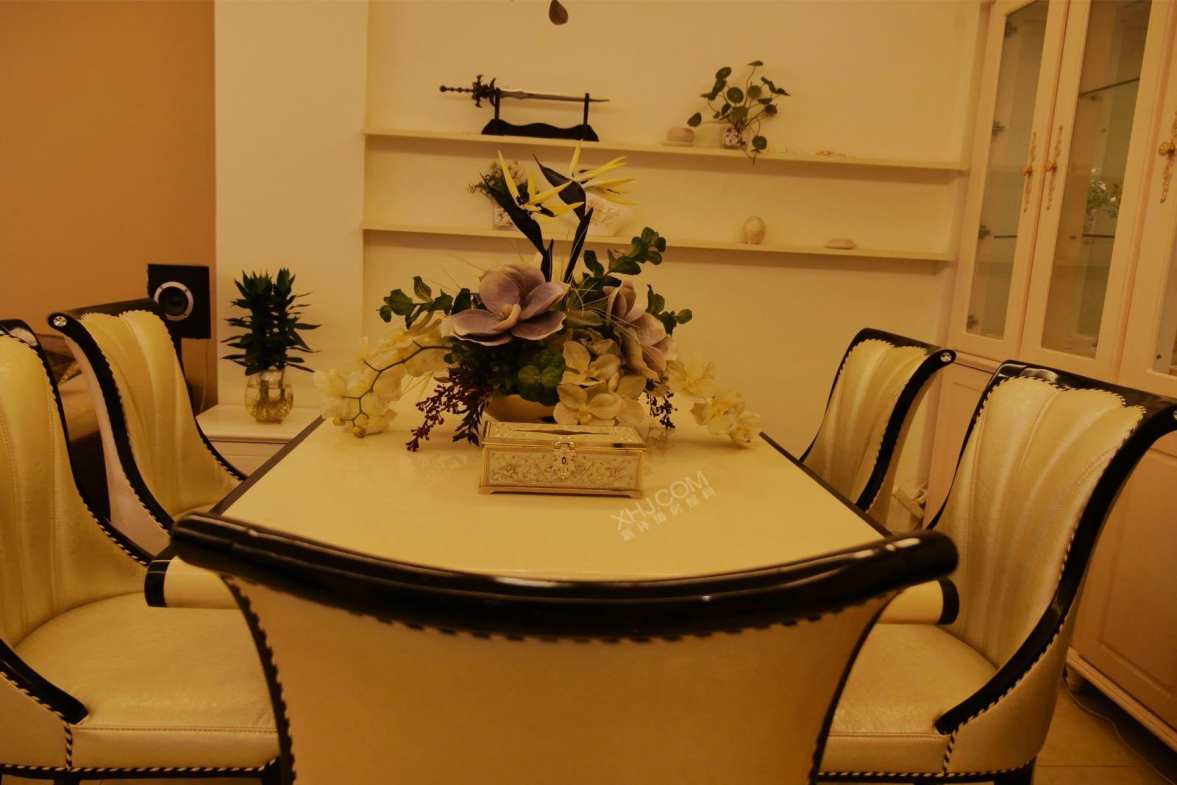 南湖国际1期 3室2厅2卫 7500.0元/月 南湖国际1期 3室2厅2卫 7500.0元/月室内图