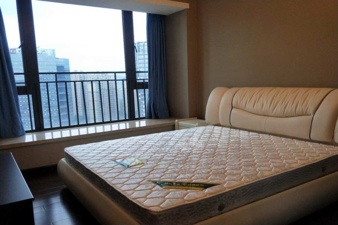 誉峰二期 4室2厅2卫 12000.0元/月 誉峰二期 4室2厅2卫 12000.0元/月室内图