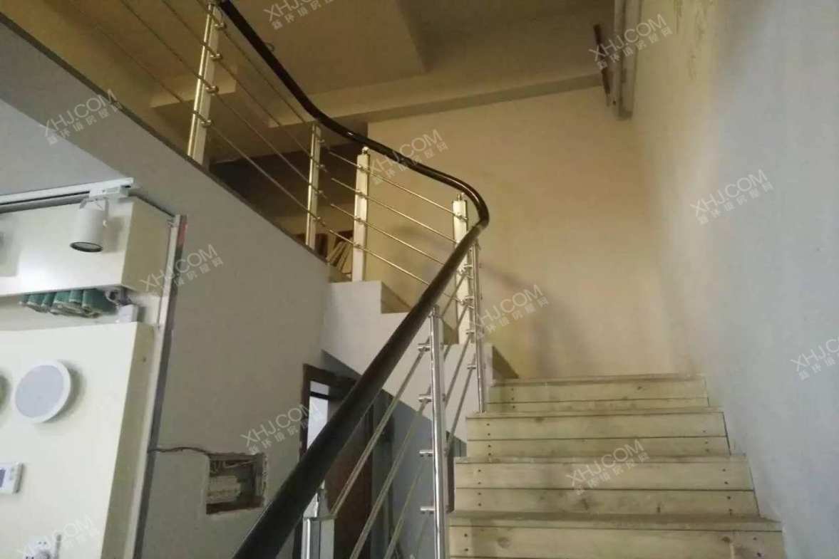 时代晶座  4室2厅1卫    10000.0元/月室内图