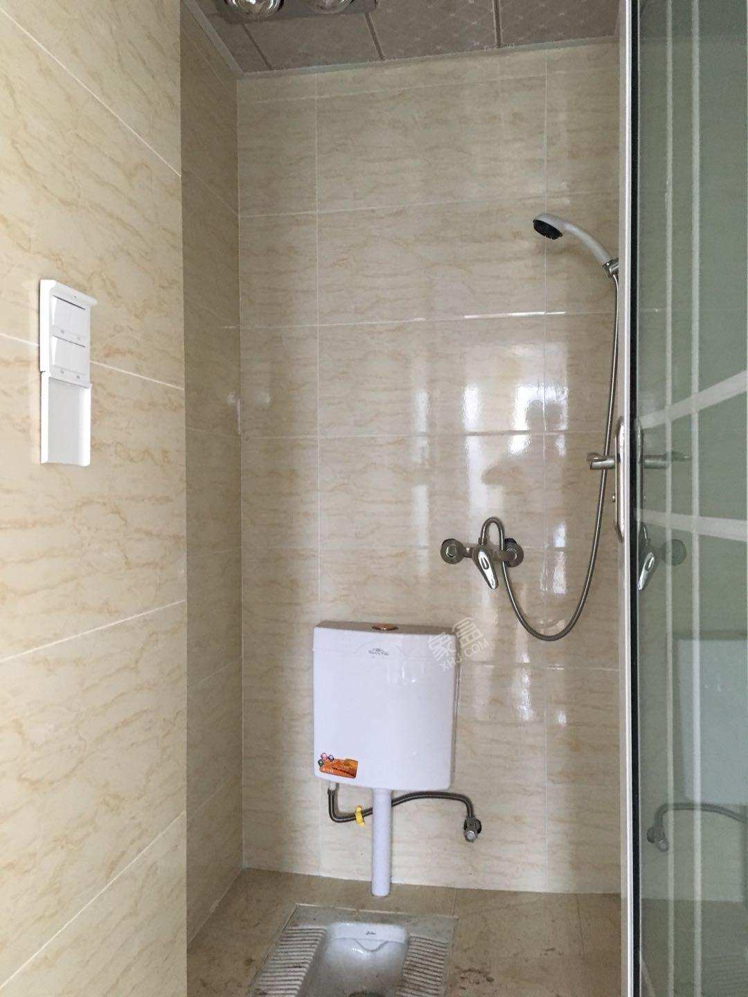 万锦城  4室1厅2卫    2000.0元/月 万锦城  4室1厅2卫    2000.0元/月室内图